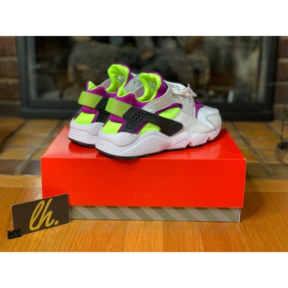 Size 8.5 Women’s Nike Air Huarache Run “White Neon Magenta” DH4439-101 - Picture 6 of 8